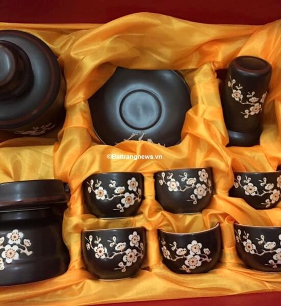 Ấm chén Bát Tràng