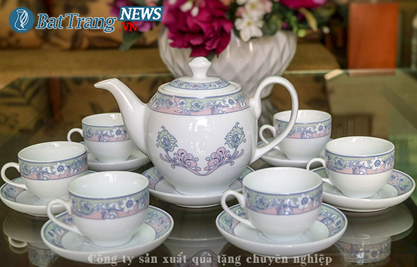 ấm chén in logo dây hồng