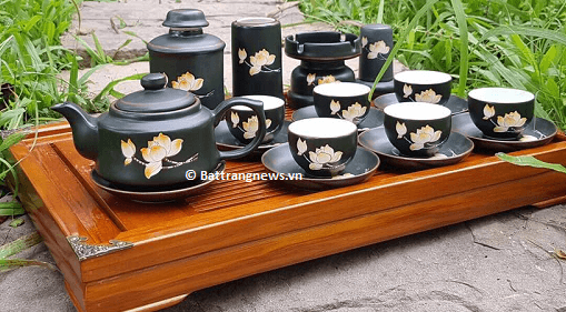 Bộ ấm chén dáng chữ nhật khắc hoa mai