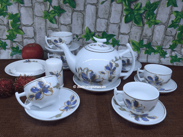 in logo trên ấm chén