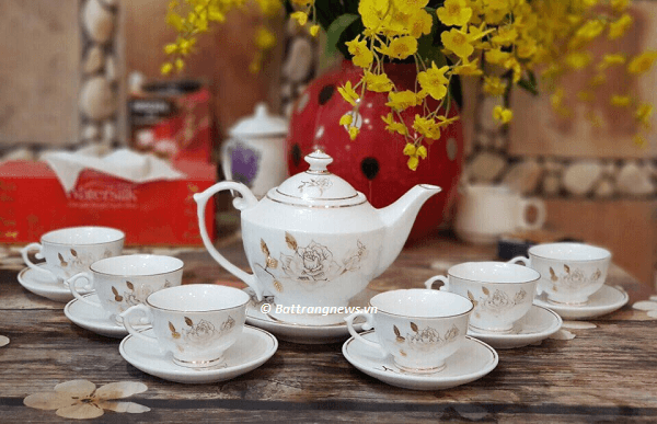 in logo lên bộ ấm chén