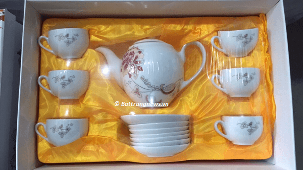 in chữ lên bộ ấm chén