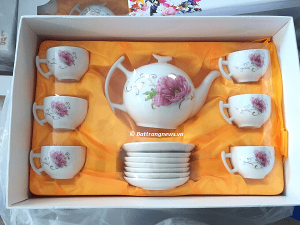 in chữ lên bộ ấm chén