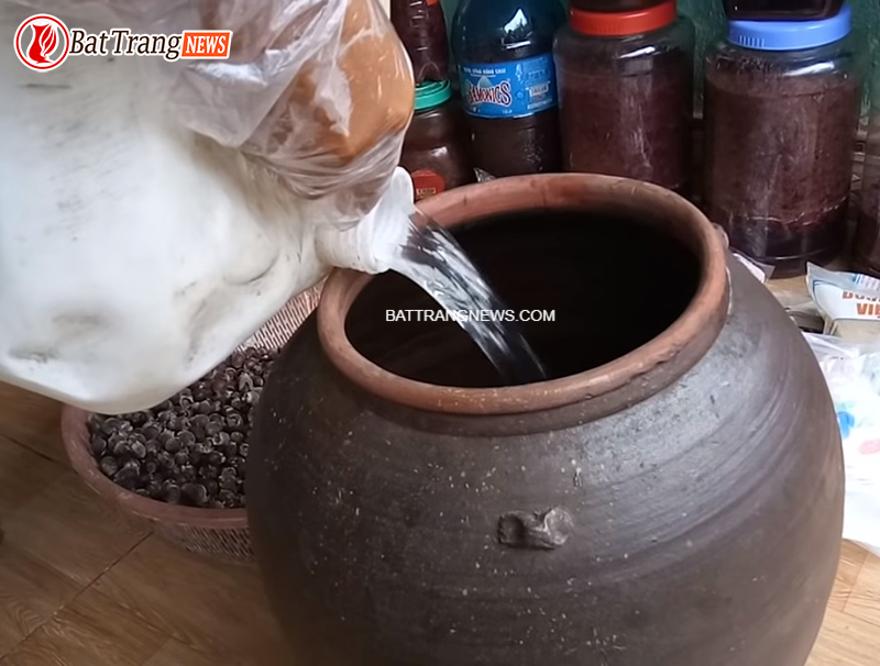 c&aacute;ch ng&acirc;m rượu sim nguy&ecirc;n quả