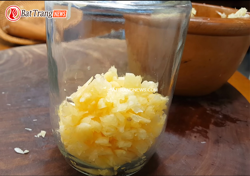 Rượu tỏi ngâm lâu có tốt không