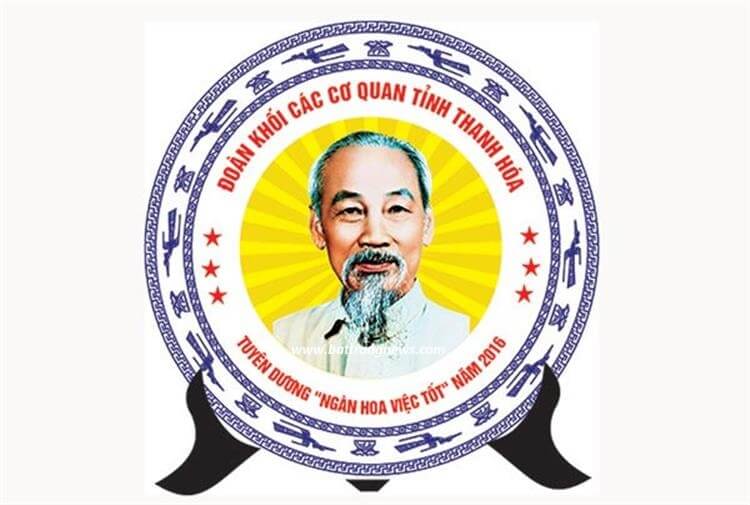 đĩa sứ lưu niệm