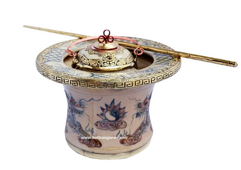 điếu b&aacute;t cổ