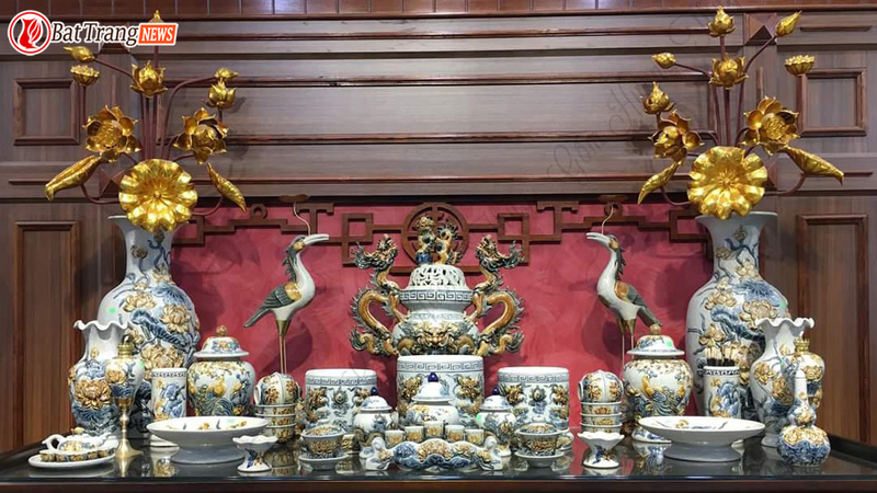 Bàn thờ có 2 bát hương được không