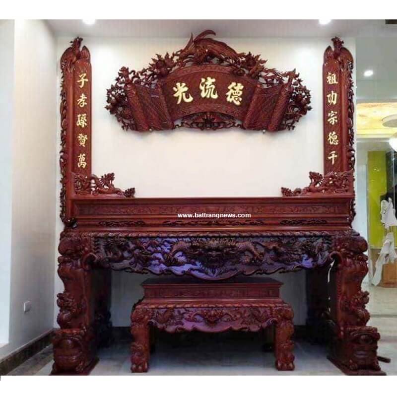 cu&ocirc;́n thư g&ocirc;̃ và hoành phi c&acirc;u đ&ocirc;́i