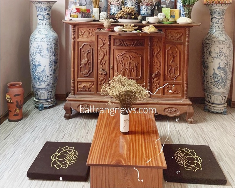 cách đặt lộc bình trong phòng thờ