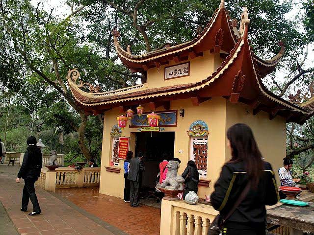 Văn khấn đền Cô Chín