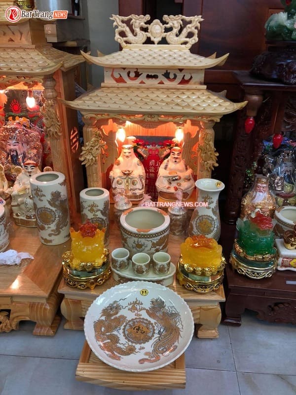 hướng đặt b&agrave;n thờ thần t&agrave;i theo tuổi