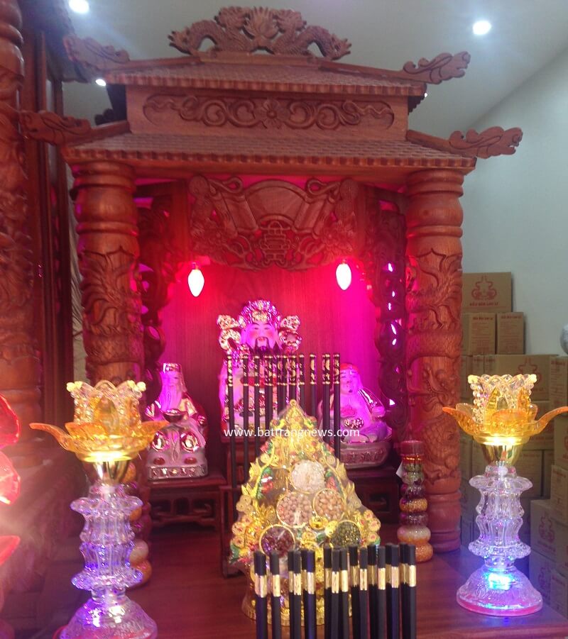bàn thờ thần tài ông địa