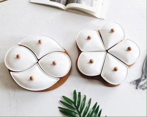 Khay mứt tết gỗ hoa mai 5 cánh trắng