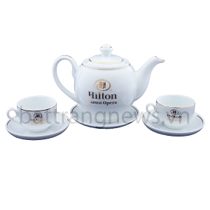 Ấm chén in logo dáng Minh Long chỉ vàng Hilton