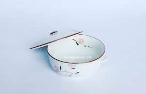 Âu đựng cơm men kem vẽ đào hồng S2