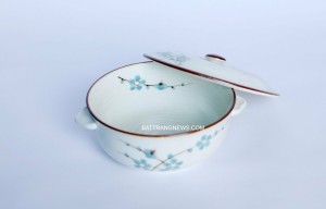 Âu đựng cơm men kem vẽ đào xanh S2