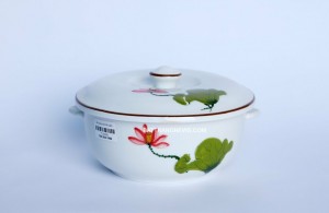 Âu đựng cơm men kem vẽ sen đỏ s2