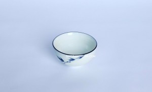 Bát ăn cơm men kem vẽ cọ