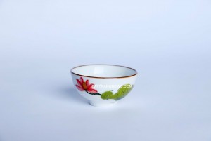 Bát chấm mắm men kem vẽ sen đỏ