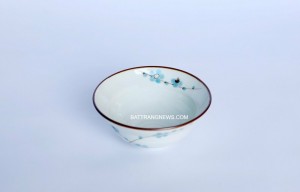 Bát chiết yêu men kem vẽ đào xanh phi 13