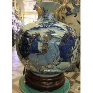 Bình hút tài lộc Mã Đáo Thành Công vàng kim 30x27cm