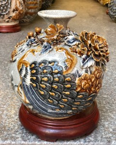 Bình hút tài lộc đắp nổi công đào men rạn 30x30