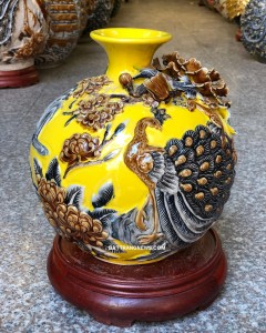 Bình hút tài lộc đắp nổi công đào men vàng