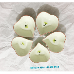 Bộ đĩa trang trí trái tim 5 cánh men kem