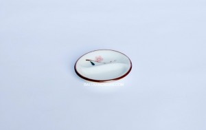 Đĩa muối đựng gia vị 2 ngăn men kem vẽ đào hồng dáng tròn