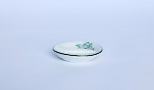 Đĩa muối đựng gia vị 2 ngăn men kem vẽ sen xanh dáng tròn