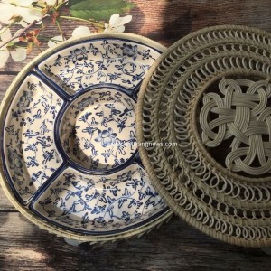 Khay đựng mứt tết vẽ hoa dây nắp mây