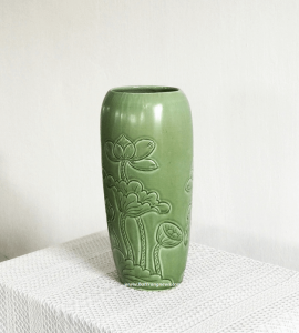 Lọ hoa khắc nổi hoa sen dáng ống miệng bằng