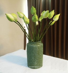 Lọ cắm hoa khắc nổi hoa phù dung dáng ống cổ thắt loe Lọ cắm hoa khắc nổi hoa phù dung dáng ống cổ thắt loe