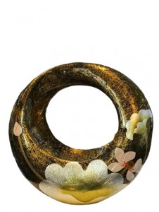 Lọ hoa sơn mài vẽ hoa sen bạc dáng quai xách nền vàng