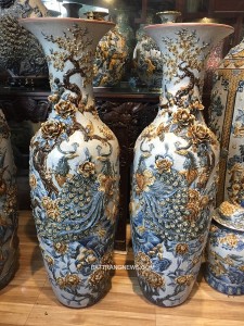 Lọ lộc bình Phú Quý Mãn Đường men rạn đắp nổi 1m4