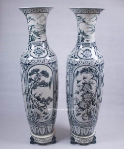 Lọ lộc bình Tứ Quý men chàm cổ 1m4