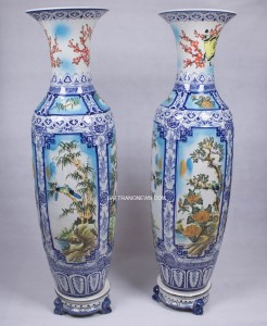 Lọ lục bình Tứ Quý men màu nổi 1m6