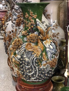 Lọ dáng củ tỏi đắp nổi công danh phú quý men xanh lục