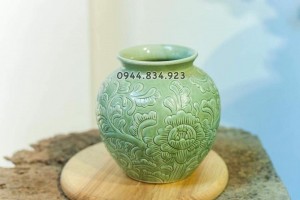 Vò cắm hoa men C khắc hoa miệng loe