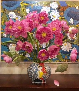 Lọ hoa men bóng vẽ Cô Gái Bên Lồng Chim dáng vò đại